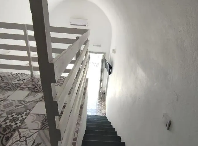 Apartment Exo Katikies- Urban Fira (Santorini)