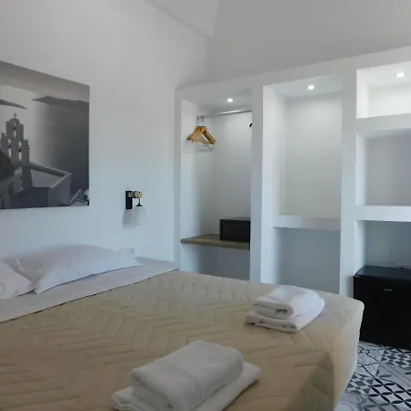 Exo Katikies- Urban Appartement Firá